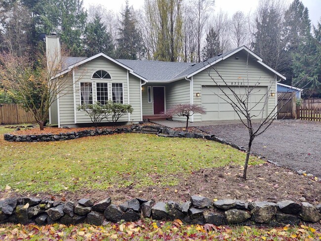 Building Photo - Cozy single-story home In Poulsbo.