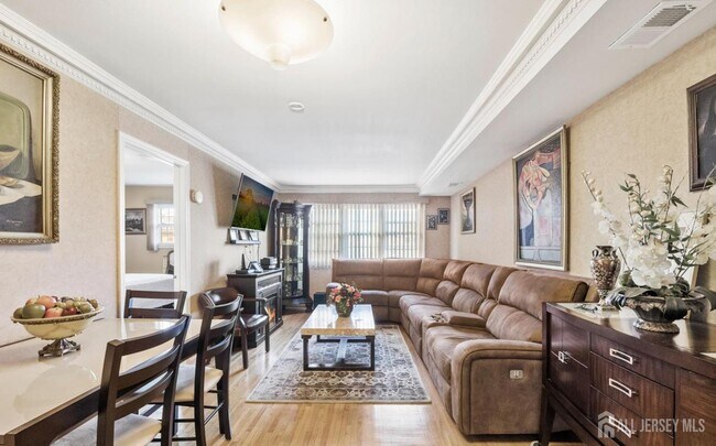 Foto del edificio - 390 College Dr E