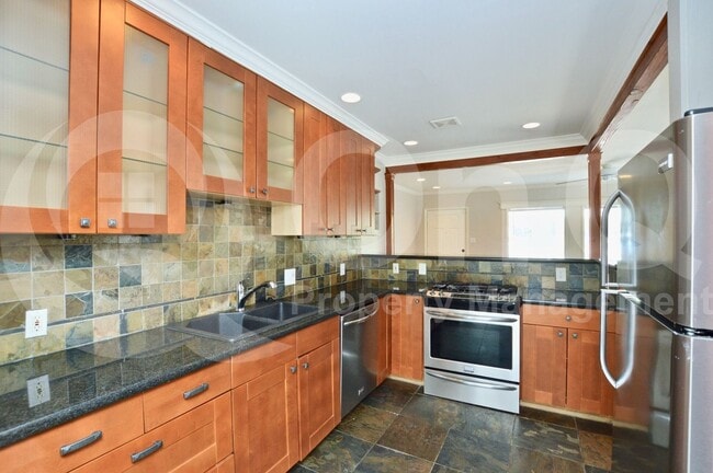 Building Photo - 317 E Catalina Dr