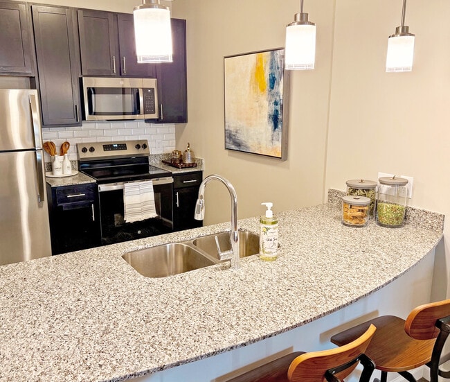 Building Photo - Edenbrook Ridge