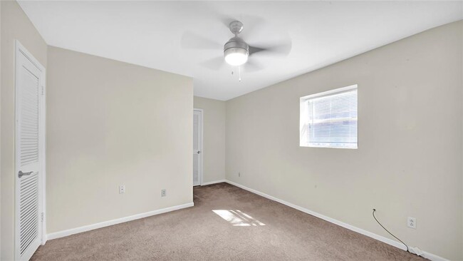 Building Photo - 737 E Brown Ln