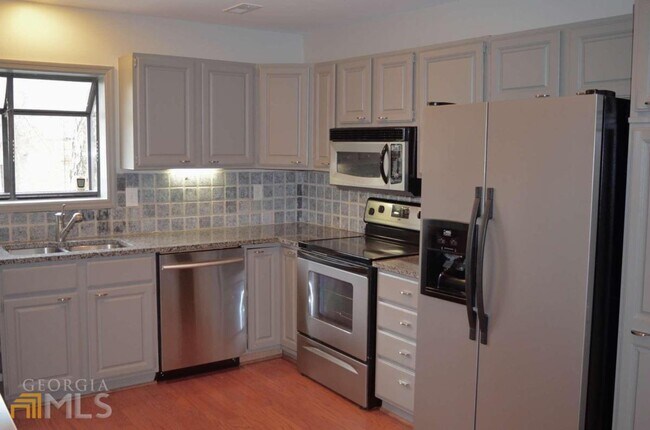 Foto del edificio - 1245 S Ponce De Leon Ave NE