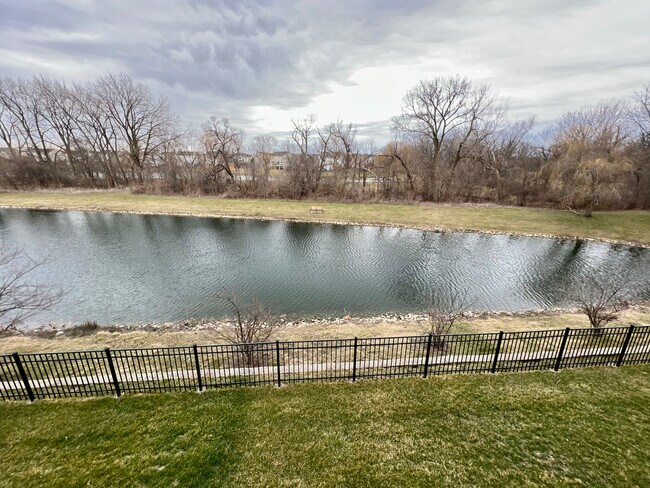 Building Photo - 16613 Willow Walk Dr