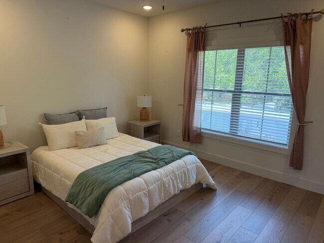 Foto del edificio - 1218 Tigers Tail Trl