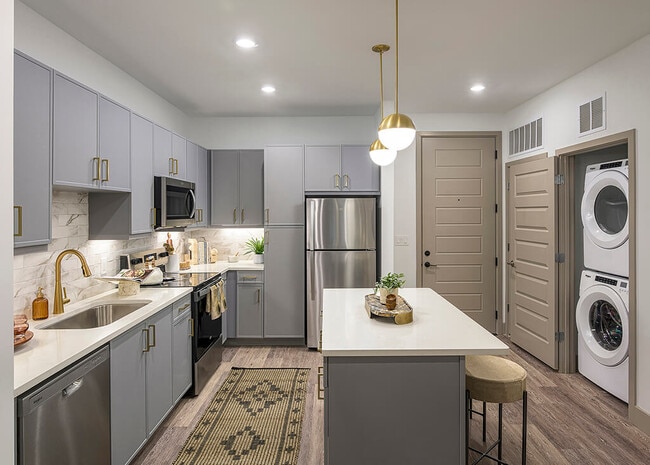 Building Photo - Wayfern Apartments