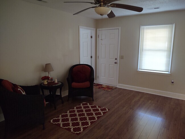 Living room - 1530 Hampton St