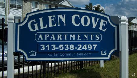 Entrada - Glen Cove Apartments