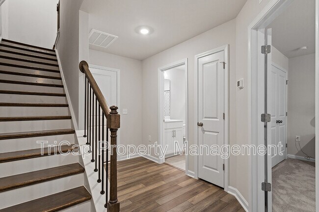 Building Photo - 1721 Chirping Trl
