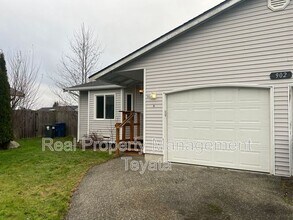 Building Photo - 902 S 22nd Ct