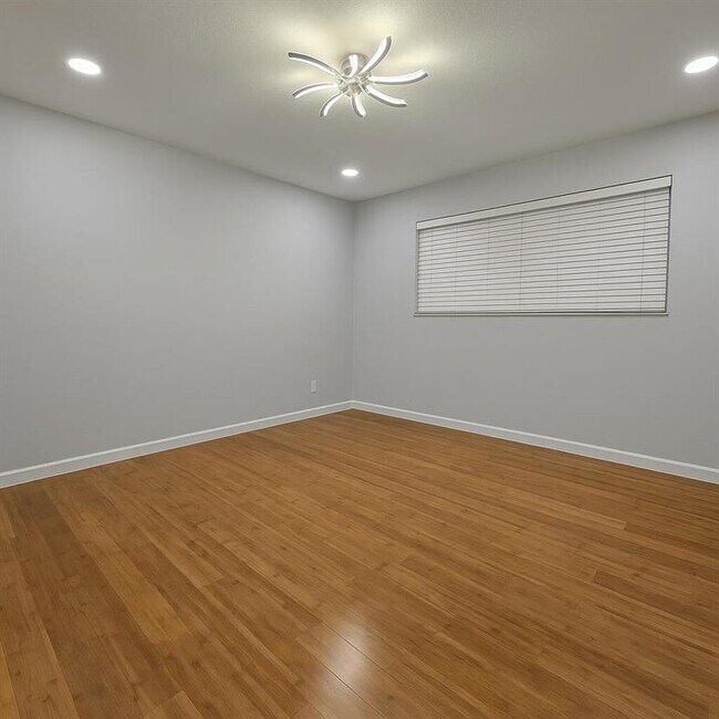 Foto del edificio - 2461 SW 82nd Ave