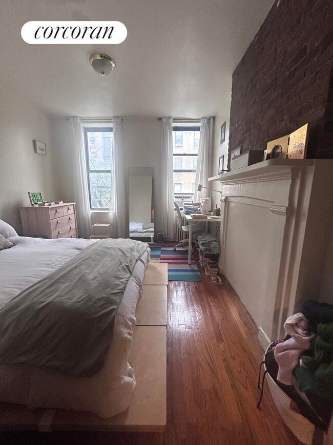 Building Photo - 536 W 47th St