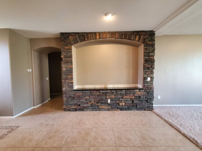 Building Photo - 3 BEDROOM WITH POOL AND HOBBY SHED