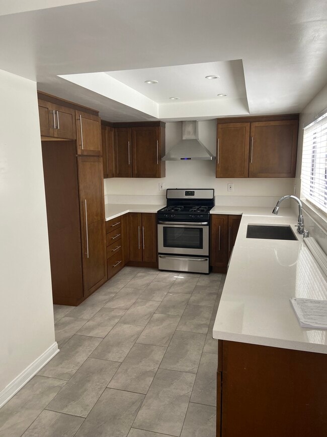 Foto del edificio - 2115 Carnegie Ln