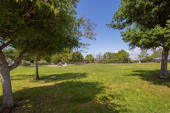 Building Photo - 1804 Santa Clara Ave