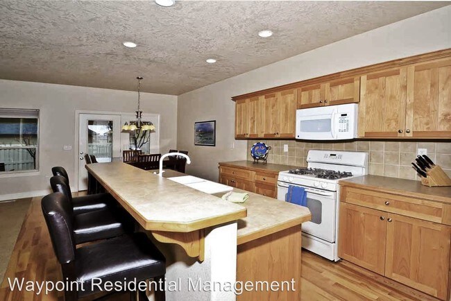 Building Photo - 4 br, 2.5 bath House - 8203 N Sunbelt Ave