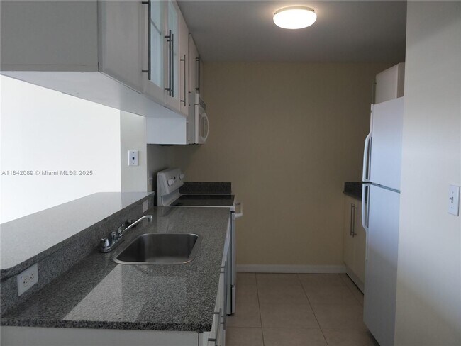 Foto del edificio - 275 NE 18th St