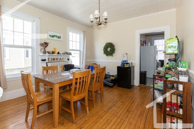 Building Photo - Amazing 5 bed 3 bath in Brighton.... Don't miss out!!