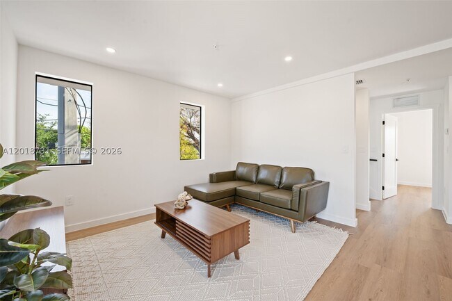 Foto del edificio - 726 NW 55th St