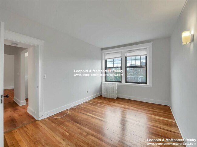 Building Photo - 83 Pleasant St