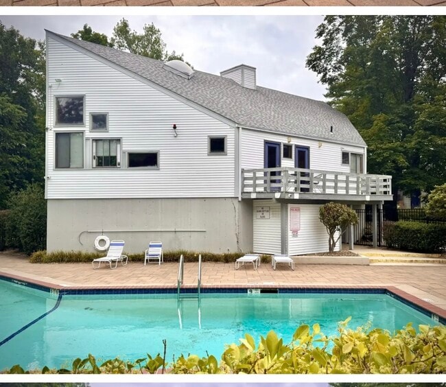 Building Photo - 4 Staunton Ct