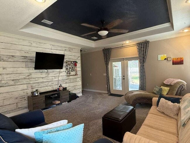 Foto del edificio - 703 Nutmeg Ave