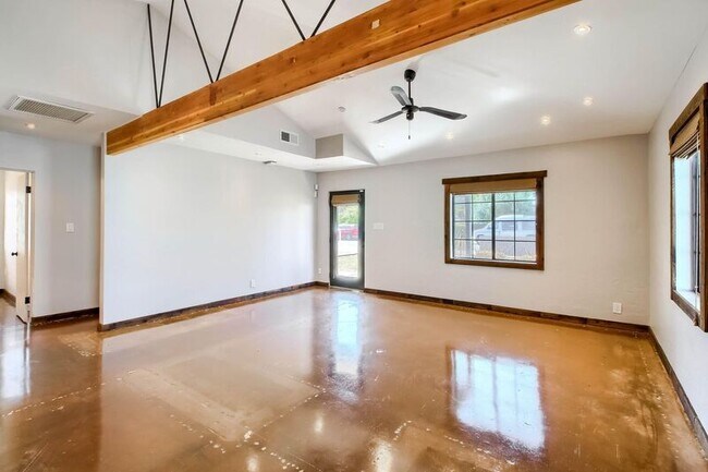 Foto del edificio - 224 W Montecito Ave
