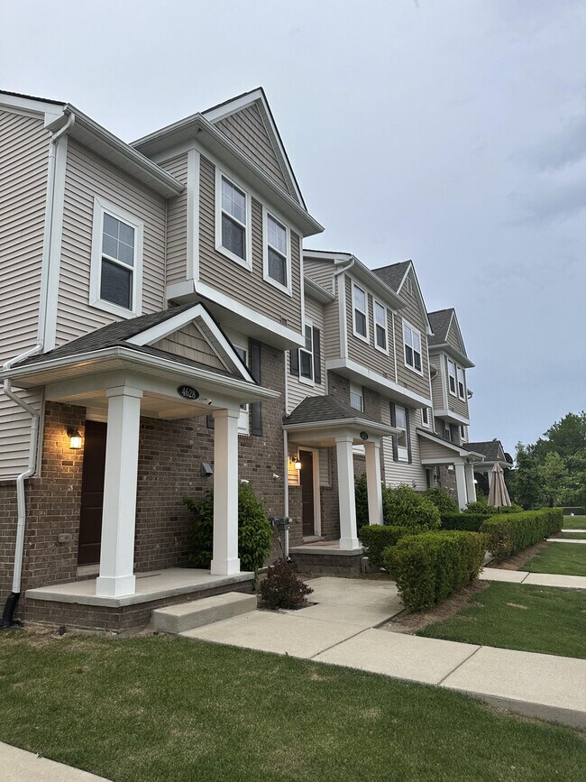 Building Photo - 4628 Bradley Cir