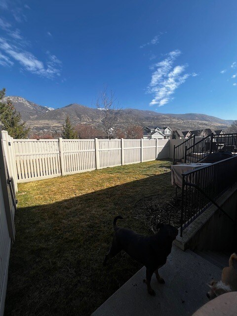 Patio interior - 739 S Rice Rd