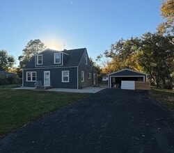 Building Photo - 14240 Linder Ave