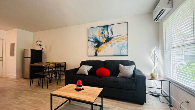 Foto del edificio - 1125 NE 80th St