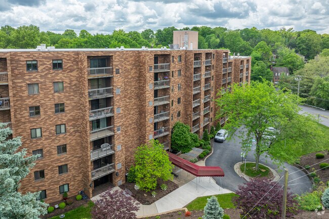 Building Photo - Cochran Hall Condominium