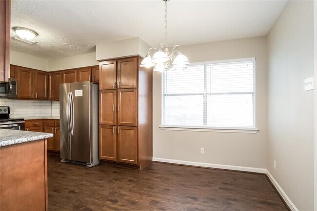Foto del edificio - 3206 Teakwood Cir
