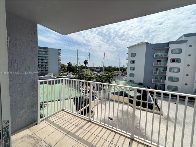 Foto del edificio - 2475 NW 16th St Rd