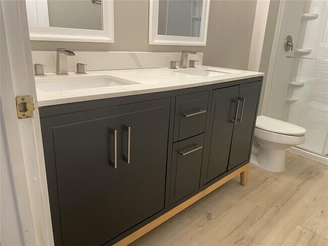 Foto del edificio - 14353 Fredricksburg Dr