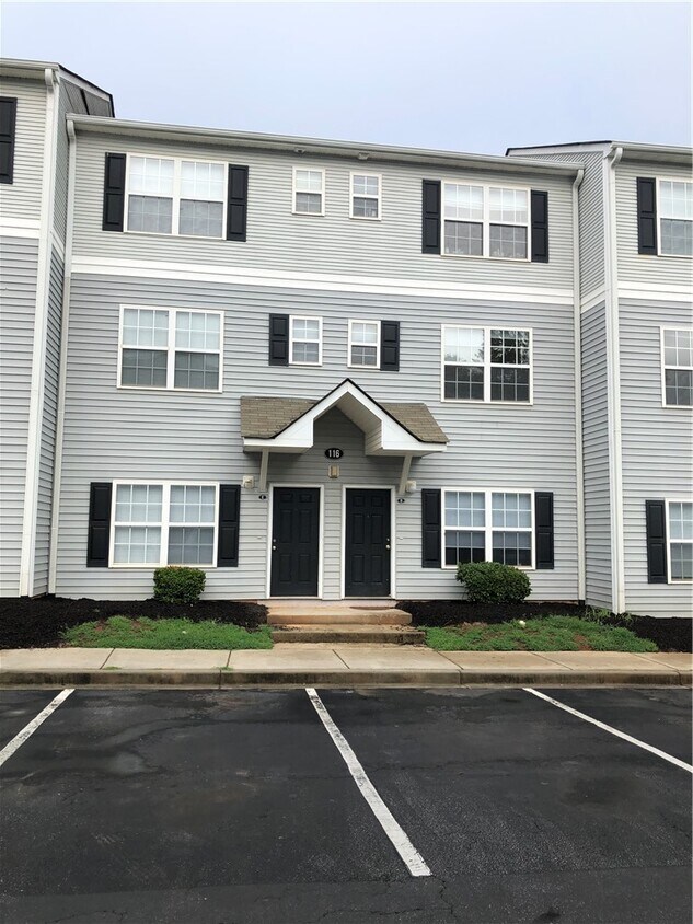 Primary Photo - 116 University Village Dr