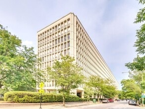 Building Photo - 1450 E 55th Pl