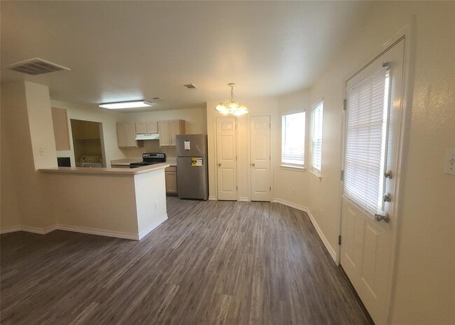 Building Photo - 132 Cedargrove