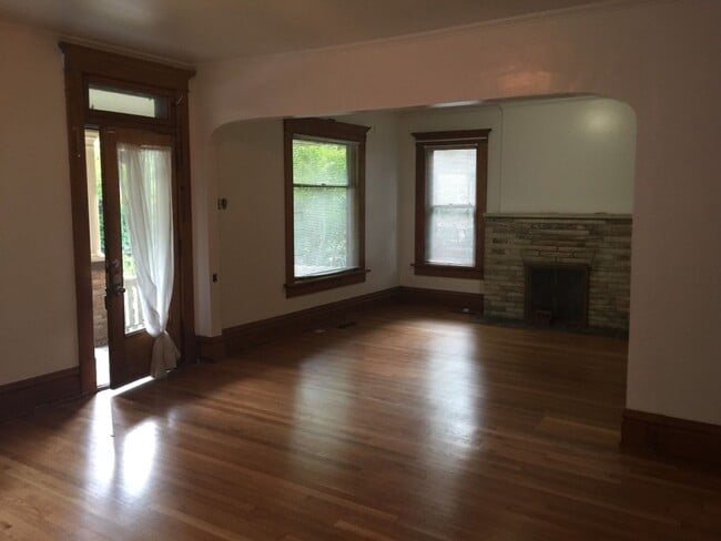Building Photo - 208 Frambes Ave