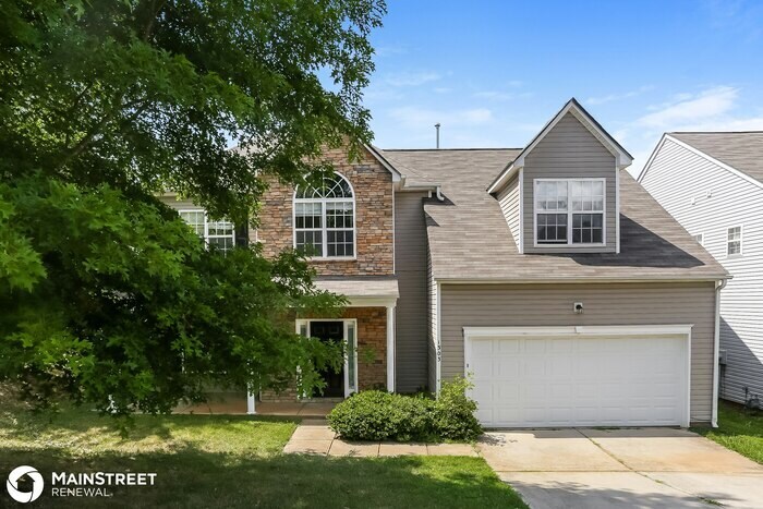 Primary Photo - 1303 Kersey Glen Ln, Charlotte, NC 28216