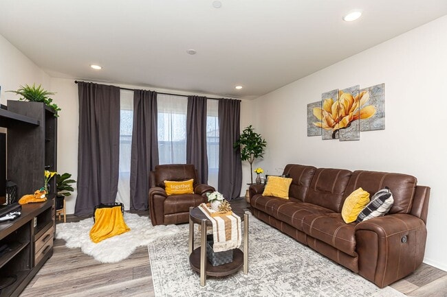 Foto del edificio - LIGHT & BRIGHT 2 BEDROOM W/GARAGE & LAUNDR...