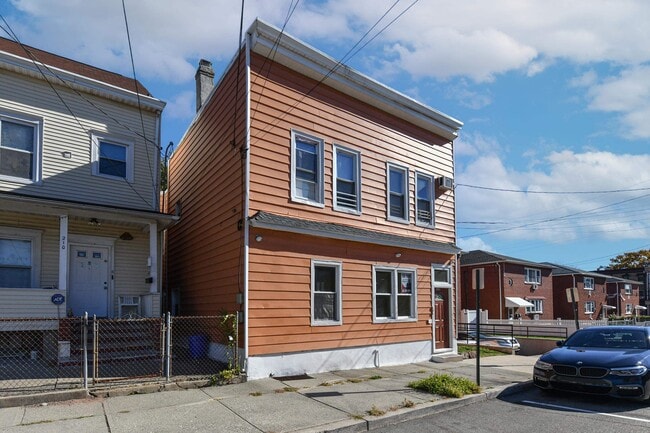 Foto del edificio - 208 4TH St