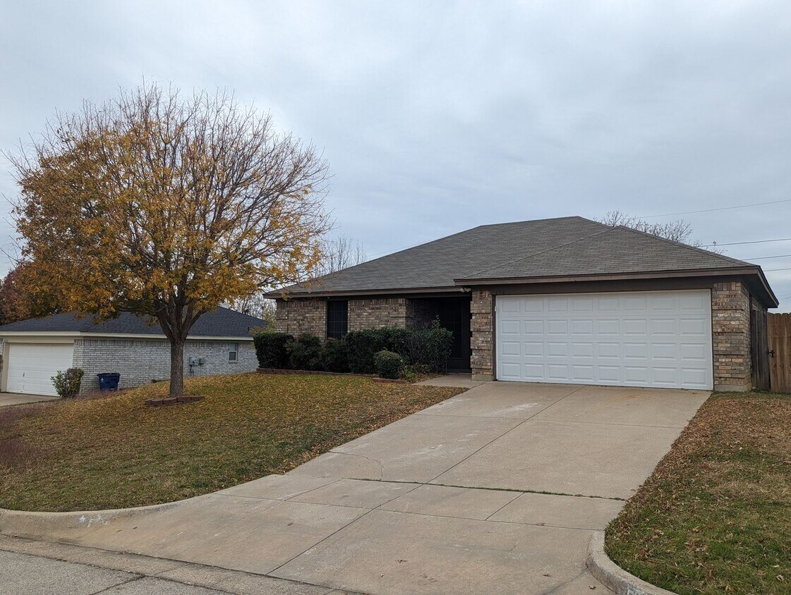 636 Ozark Ave, Burleson, TX 76028 House Rental in Burleson, TX