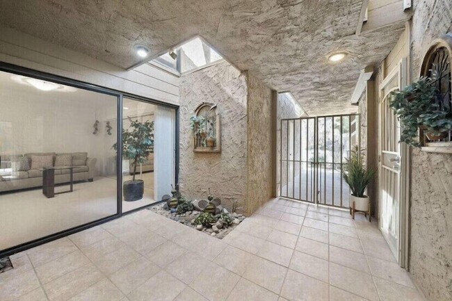 Building Photo - 46568 Arapahoe Dr