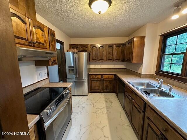 Building Photo - 121 Pond Dr
