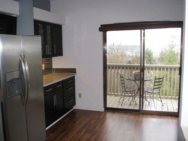 Building Photo - 1301 S Puget Dr