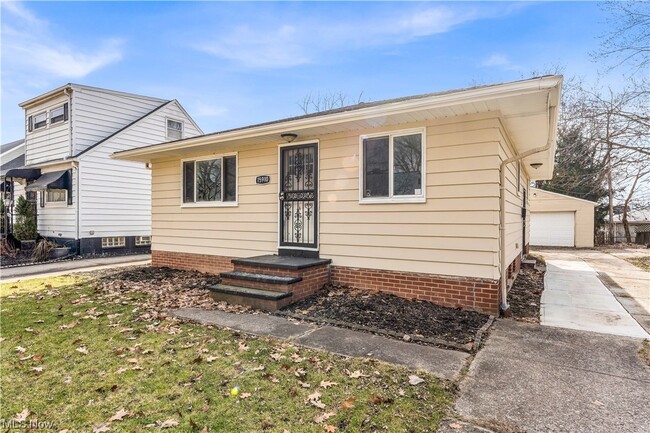 Building Photo - 15910 Bryce Ave