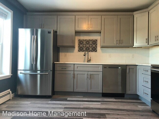 Foto del edificio - 3 br, 2 bath House - 527 Broad Street