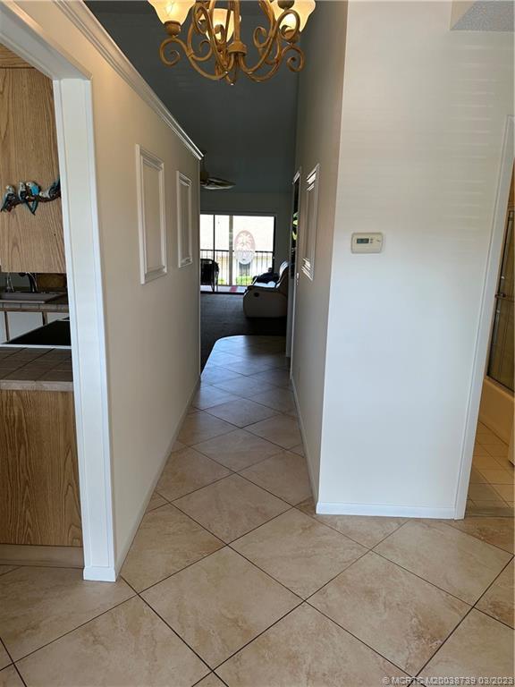 Building Photo - 1102 Pinecrest Cir