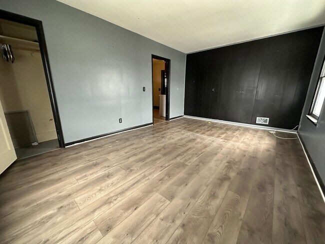 Foto del edificio - 413 Stone Rd