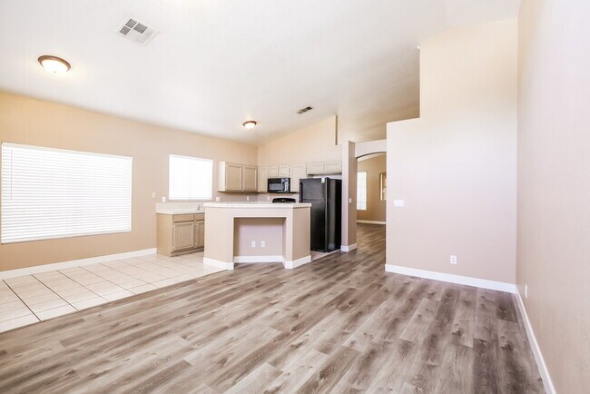 Building Photo - 1736 Shadow Bay Ct